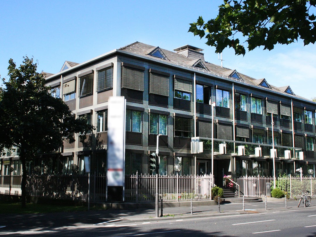 Großes Bürogebäude